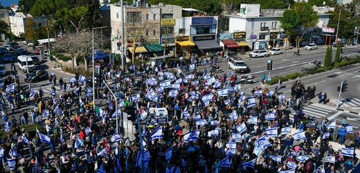 V Izraeli začaly další protesty proti soudní reformě, někde blokují silnice.