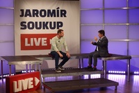 Moderátor pořadu Jaromír Soukup a poslanec Patrik Nacher (za ANO).