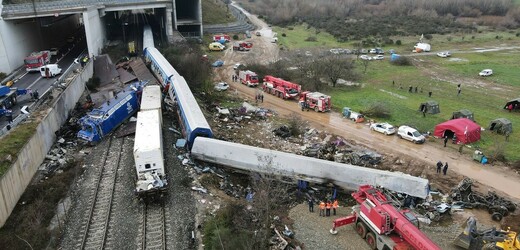 Řečtí železničáři pokračují druhý den ve stávce v reakci na tragickou srážku.
