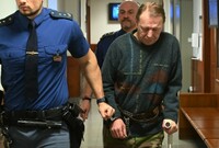 Před vrchním soudem stanul Tibor Suranovský (vpravo) ze Slovenska obžalovaný z vraždy své známé v Mastníku na Třebíčsku, 16. března 2023, Olomouc.