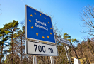 Pokračování kontrol na vnitřních hranicích schengenského prostoru je podle Rakouska nutné.