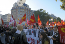 Protesty ve Francii pokračují, novým symbolem odporu proti Macronovým reformám se stal hrnec