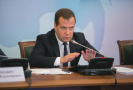Moskva hrozí zrušením obilné dohody v případě embarga ze strany G7, říká Medveděv