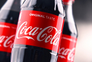 Navzdory všem odhadům a vysokým cenám se poptávka firmy Coca-Cola zvýšila