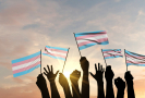Na Floridě byl částečně pozastaven republikánský zákon, který omezuje transgendere osoby