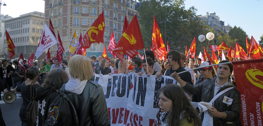 Protesty ve Francii proti důchodové reformě pokračují, účast ovšem klesá
