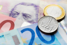 Koruna dle ČNB ztratila hodnotu vůči euru 