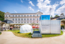 Laboratoř Svět bez kouře představila v Karlových Varech speciální instalaci designéra Jana Plecháče