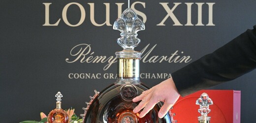 Český sběratel koupil láhev koňaku Rémy Martin za rekordních 4,1 milionu Kč