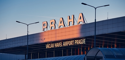 Letiště Václava Havla ode dneška změnilo systém parkování, při průjezdu je zdarma nově jen 10 minut
