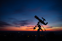V noci na pondělí lze pozorovat meteorický roj eta Akvaridy z Halleyovy komety