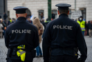 Pražská policie propustila policistu stíhaného za napadení devatenáctileté dívky před barem na Smíchově