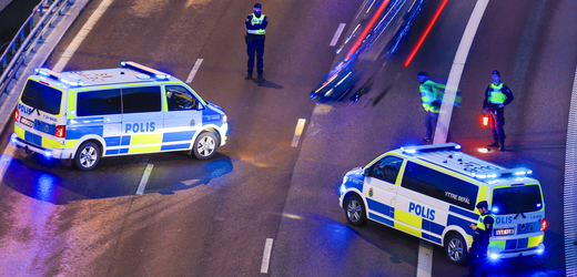 Ve Stockholmu se střílelo nedaleko izraelské ambasády, policie uzavřela okolí a zadržela několik lidí
