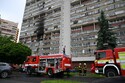 Na sídlišti v Chomutově hořel byt, 120 evakuovaných, jeden těžce zraněný