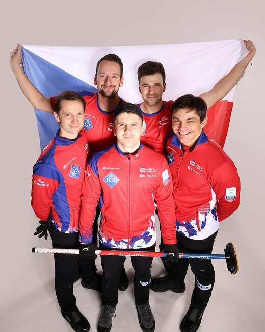 Úspěšné ME v curlingu, muži postupují na MS a ženy se vrací mezi elitu Úspěšné ME v curlingu, muži postupují na MS a ženy se vrací mezi elitu