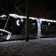 Prahou bude letos jezdit devět vánočních tramvají a autobusů
