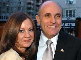 Giuliani se svou třetí manželkou Judith