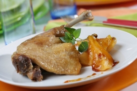 Kachny a husy nedaly francouzské kuchyni pouze "foie gras", ale i lahůdku zvanou "confit".