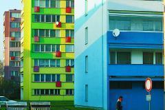 Panelové domy v nových barvách