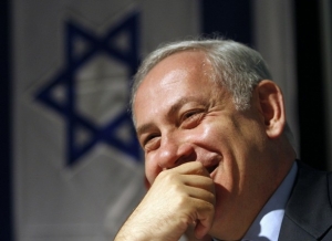 Benjamin Netanjahu získal většinu v parlamentu.