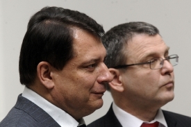 Paroubek se Zaor&aacute;lkem odm&iacute;taj&iacute; pod&iacute;l ČSSD na vl&aacute;dě.