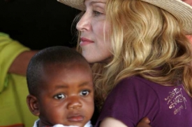 Madonna a její adoptovaný syn David Banda.