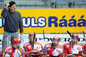 Kouč Růžička dovedl hokejisty Slavie do finále extraligy.