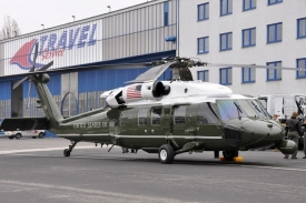 Obamův vrtulník přiletěl na palubě obřího nákladního letadla už 1. 4.