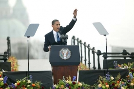 Barack Obama: Bez &iacute;r&aacute;nsk&eacute; hrozby nen&iacute; důvod pro raketovou obranu.