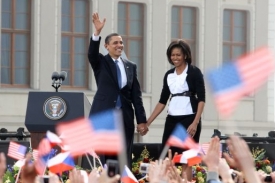 Obama představil na závěr projevu manželku.