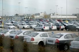 v prvním čtvrtletí se prodalo téměř o šest procent méně automobilů.
