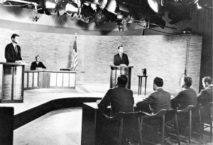 První rozhodující televizní debata. 1960, Kennedy proti Nixonovi.