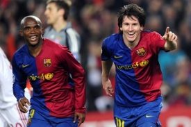 Lionel Messi (vpravo) a Samuel Eto'o v utkání proti Bayernu.