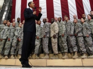 Camp Victory. Obama nečekaně v Iráku.