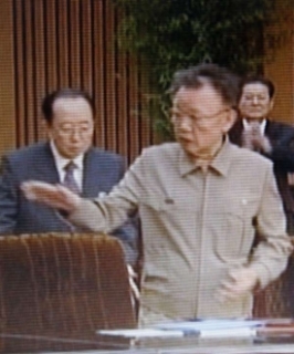 Kim opět potvrzen jako ústavně nejvyšší představitel státu.