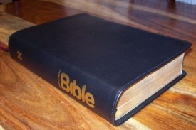 Bible21 má přibližovat klasickou bibli širšímu okruhu čtenářů.