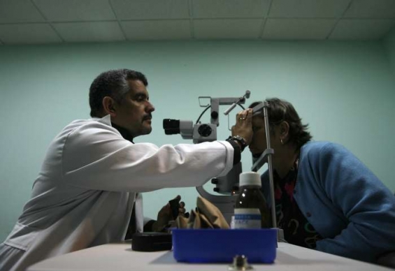 Oční klinika v Havaně. Zdravotní systém je jednou z pých Kuby.