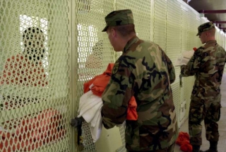 Dozorci na Guantánamu.