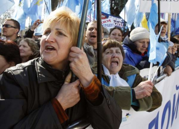 Demonstrace příznivců opozičniho předáka Janukoviče v Kyjevě.