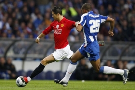 Gólový nápřah Cristiana Ronalda v utkání proti FC Porto.