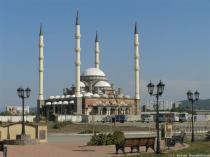 Nově postavená Kadyrovova mešita v Grozném.