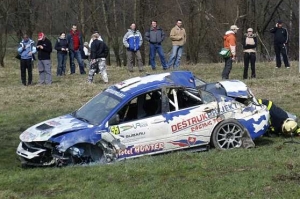 Havarované auto, které na Valašské rallye usmrtilo tři lidi.