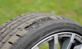 V Sosnové se zničilo hodně pneumatik…