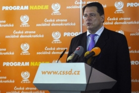 Jiří Paroubek vyzval kolegy, aby se vrhli do volební kampaně.