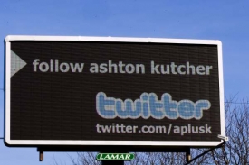 Digitální billboardy, které se objevily po Kutcherově 