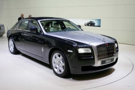 Rolls-Royce Ghost předznamenala studie 200EX z letošní Ženevy.
