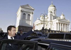 Medveděv opouští univerzitu v Helsinkách.