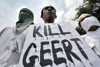 Zabijte Wilderse. Protesty v Indonésii po promítnutí filmu Fitna.