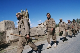Taliban na afghánsko-pákistánském pomezí.