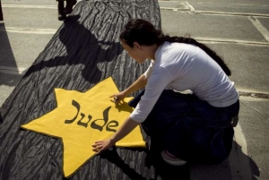 Židovská hvězda. Připomínka obětí holocaustu v Jeruzalémě.